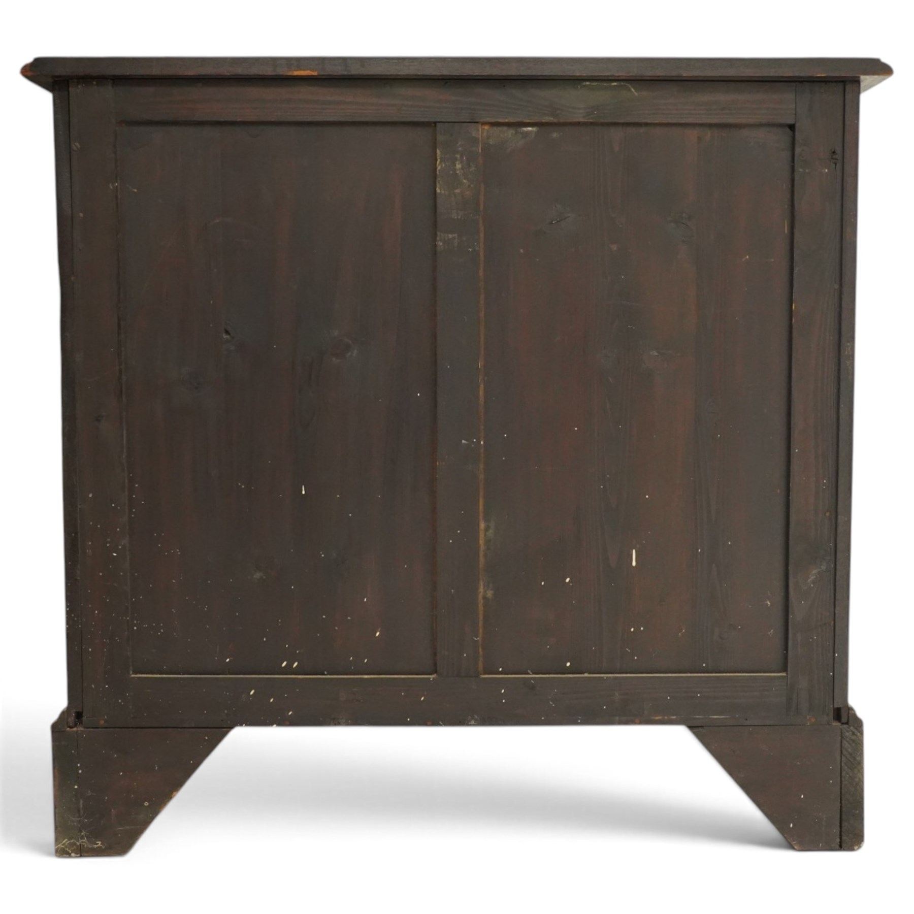 Quality Georgian design mahogany serpentine secretaire chest, the shaped top with moulded edge, fitted with cock-beaded secretaire drawer with button-release fall-front enclosing fitted interior, over three graduating drawers with brass drop handles on pierced circular plates, the canted uprights carved with blind-fret strapwork, lower moulded edge on shaped bracket feet
