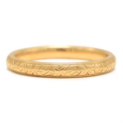 18ct gold wedding band old wedding band, the inside engraved 'Fidelity', the shank with engraved decoration, Chester 1954