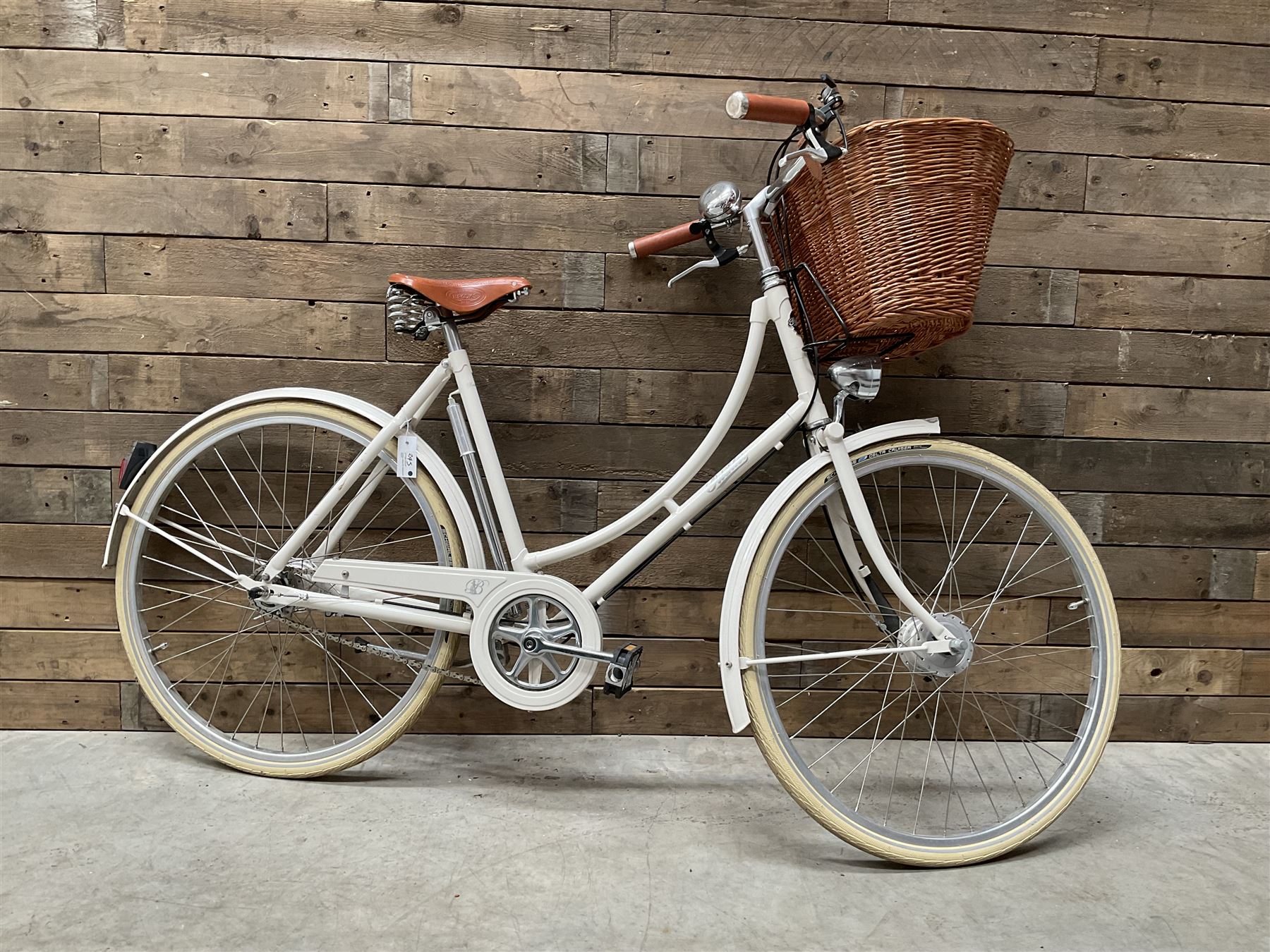 Pashley ladies town bicycle with Brookes leather saddle seat