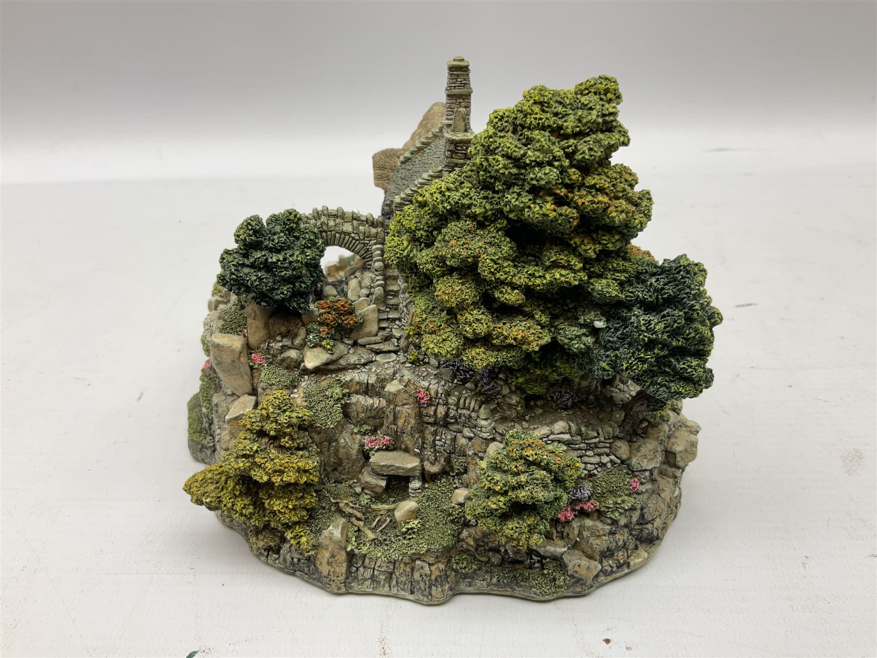Large Lilliput Lane limited edition 'Stocklebeck Mill' | Antiques