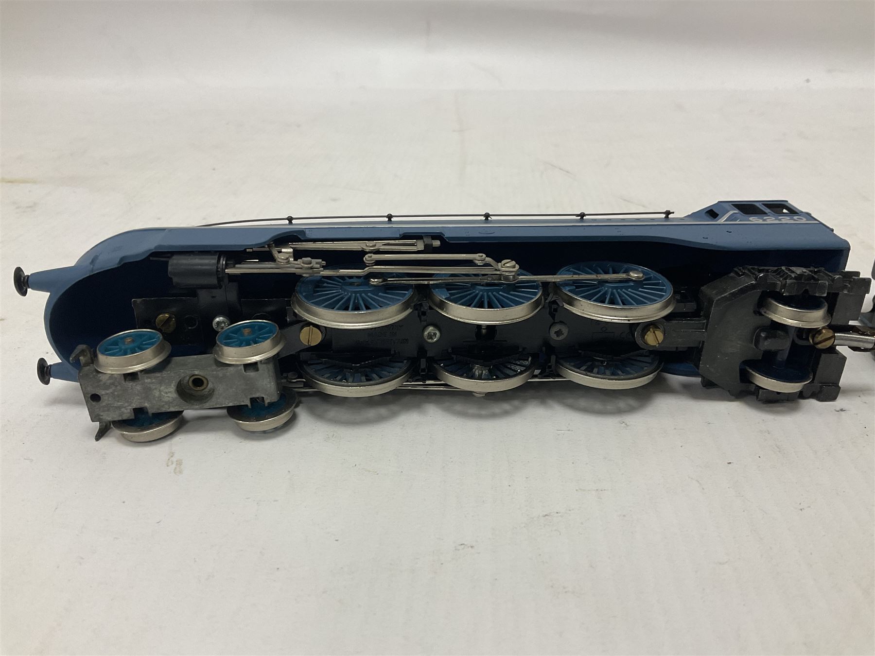 Hornby ‘00’ gauge - Class A4 4-6-2 locomotive ‘Silver Fox’ no.2512 in LNER silver; Princess Coronation Class 4-6-2 locomotive ‘Coronation’ no.6220 in LMS blue; both unboxed (2)