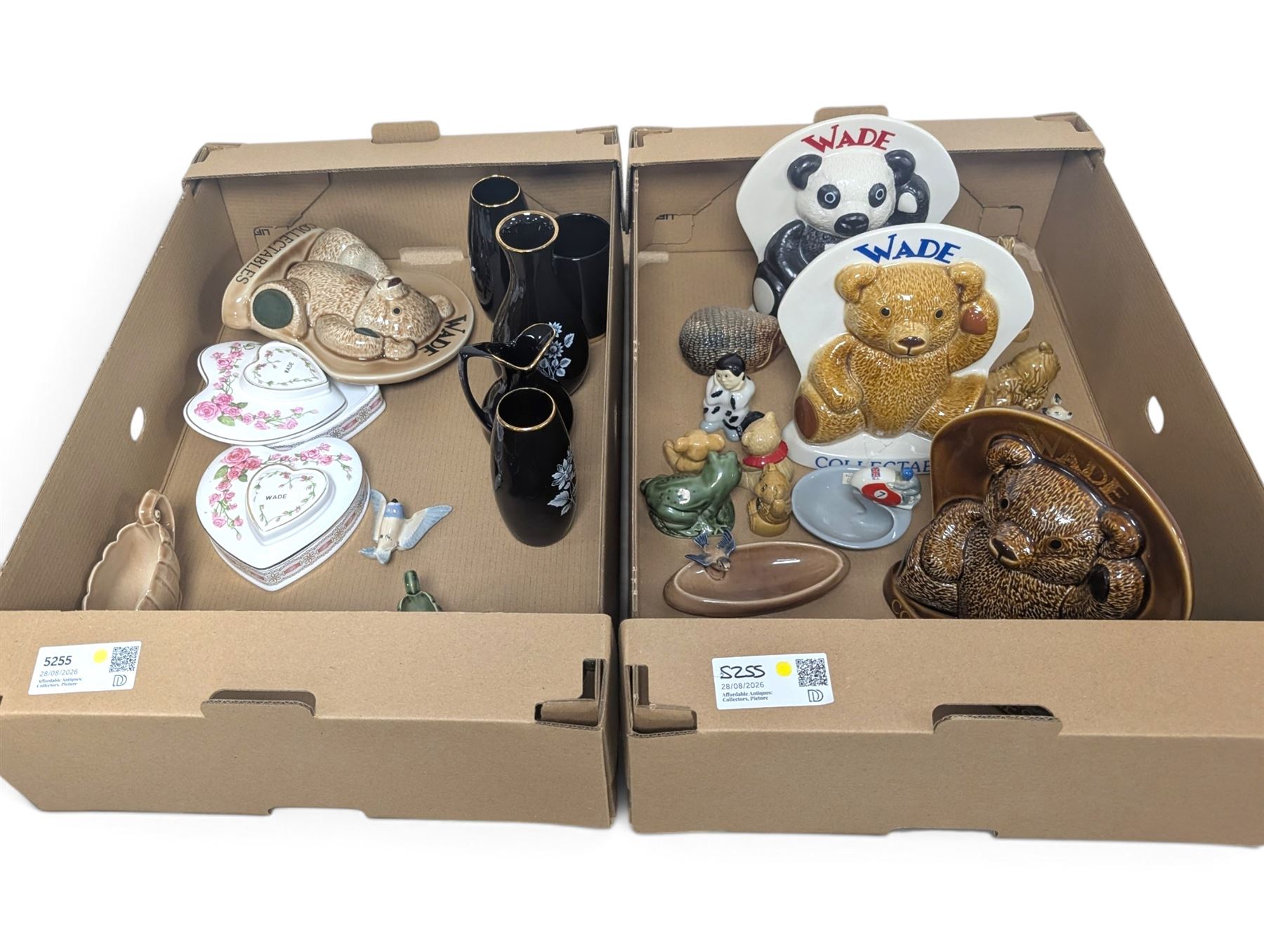 Wade ceramics, including Collectables Bears, animal figures, trinket boxes, vases etc