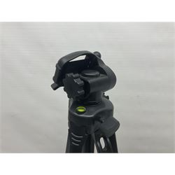 Collection of cameras, including Nikon F401 AF camera body, serial no 2111407, with Sigma Zoom Master 1:3.5-4.5 f=35-70mm lens, Fujifilm camera body etc 