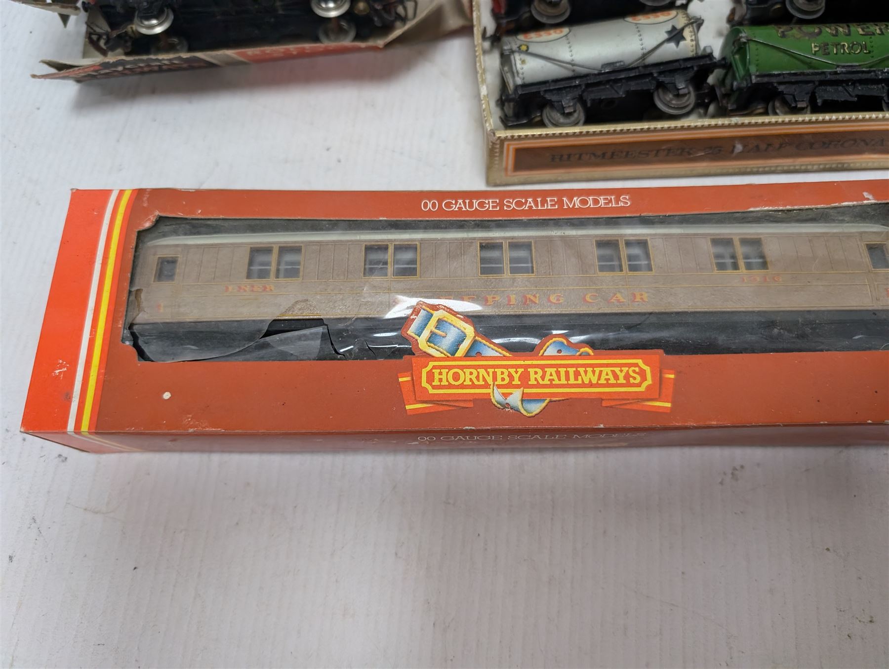 Collection of HO/OO gauge model railway accessories, including two locomotives, rolling stock etc 
