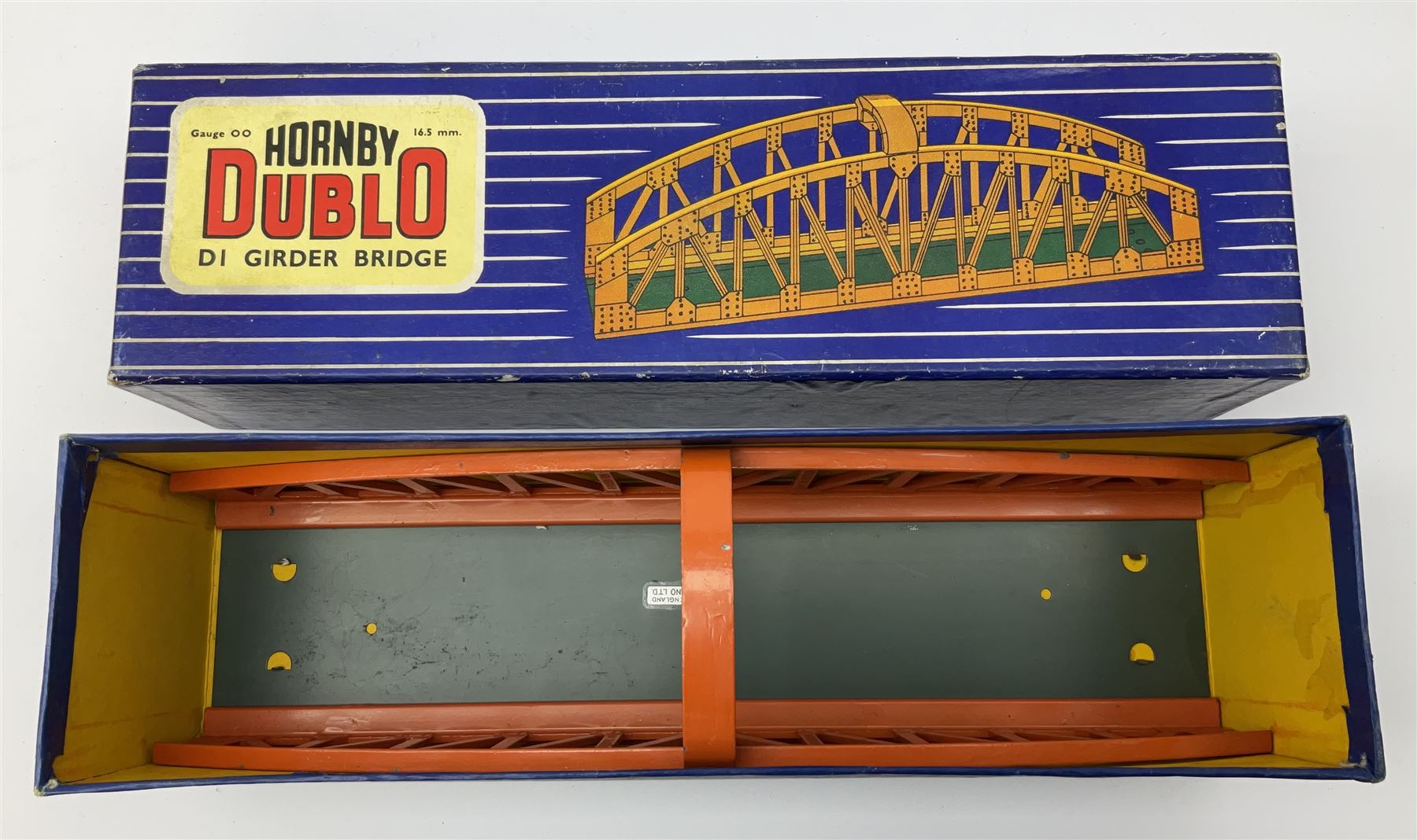 Hornby Dublo - Breakdown Crane No.4062 with Cowans Sheldon livery, boxed with screw jacks; D1 Girder Bridge, boxed; and T.P.O. Mail Van Set, boxed with instructions, mail bags, switch and tested tag (3)