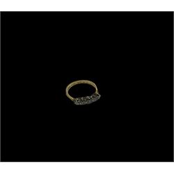 18ct gold five stone round brilliant cut diamond ring, Sheffield 1998 