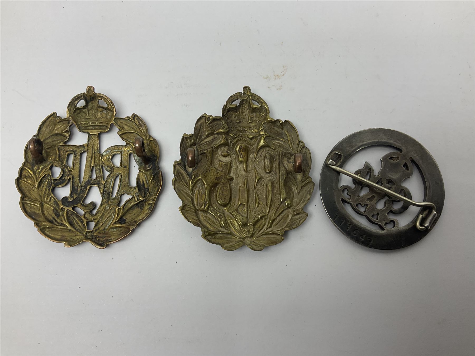 WWI J. Hudson & Co. Birmingham trench whistle dated 1916; WWI British War Medal awarded to 117363 Gnr. N.L. Wright R.A.; Services Rendered badge No.111643; RAF & RFC cap badges etc