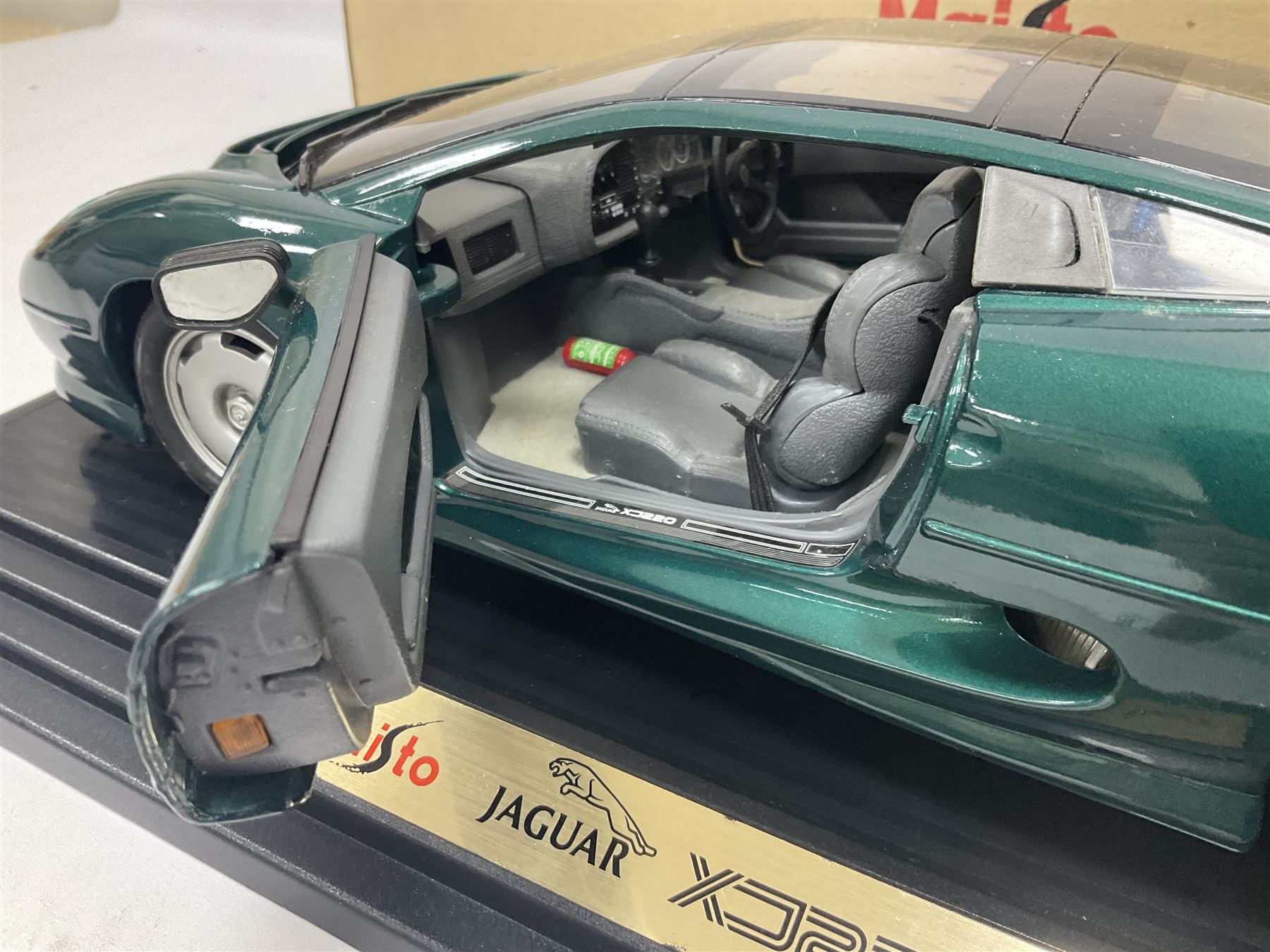 Maisto JAGUAR XJ220 1992 1⁄12 ☆Maisto/マイスト 1/12ミニカー