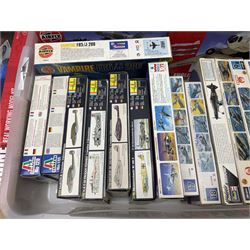 Twenty-eight model aircraft construction kits by Airfix (6) including Jet Engine; Hasagawa (5); LS (2); Italeri (2); Revell (2); ESCI (3); Heller (4); AMT ERTL, Matchbox, Lindberg and Hales; all boxed (28)