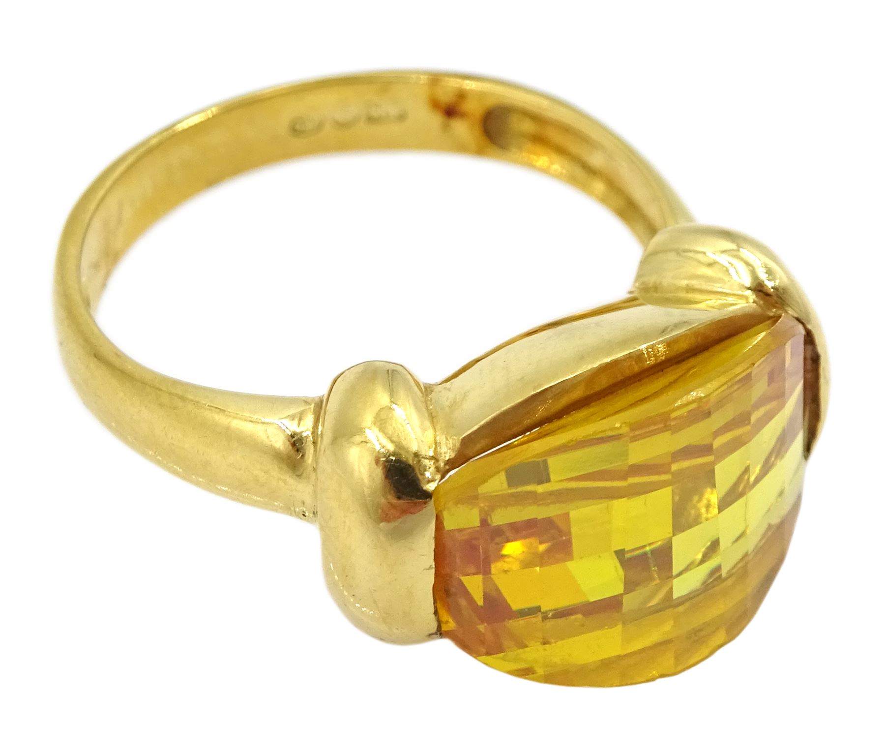 18ct gold oval briolette cut citrine ring, stamped 750