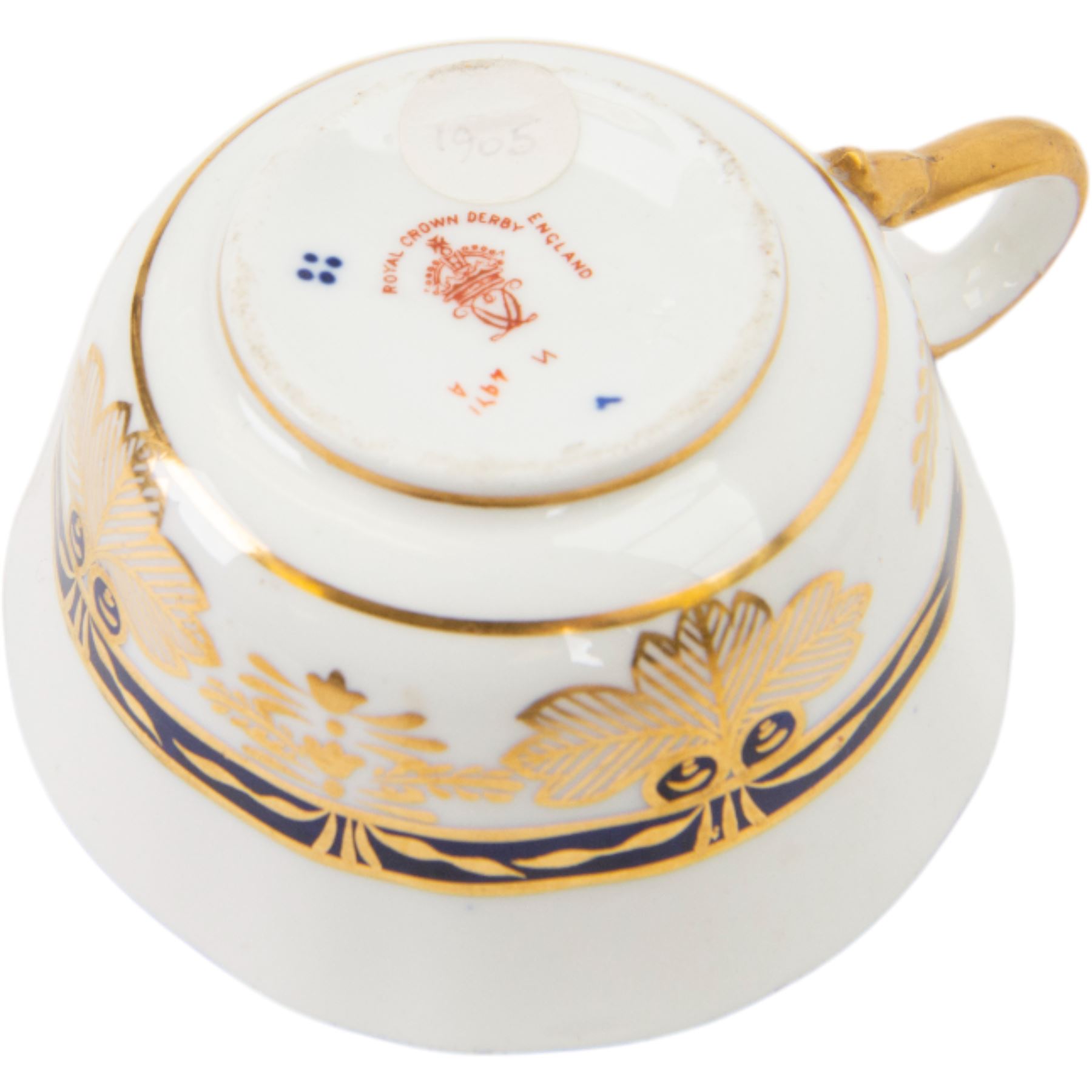 Royal Crown Derby teacups, comprising 4971 Imari pattern trio, two Imari 2541 trios and three Imari pattern 2541 cups and saucers