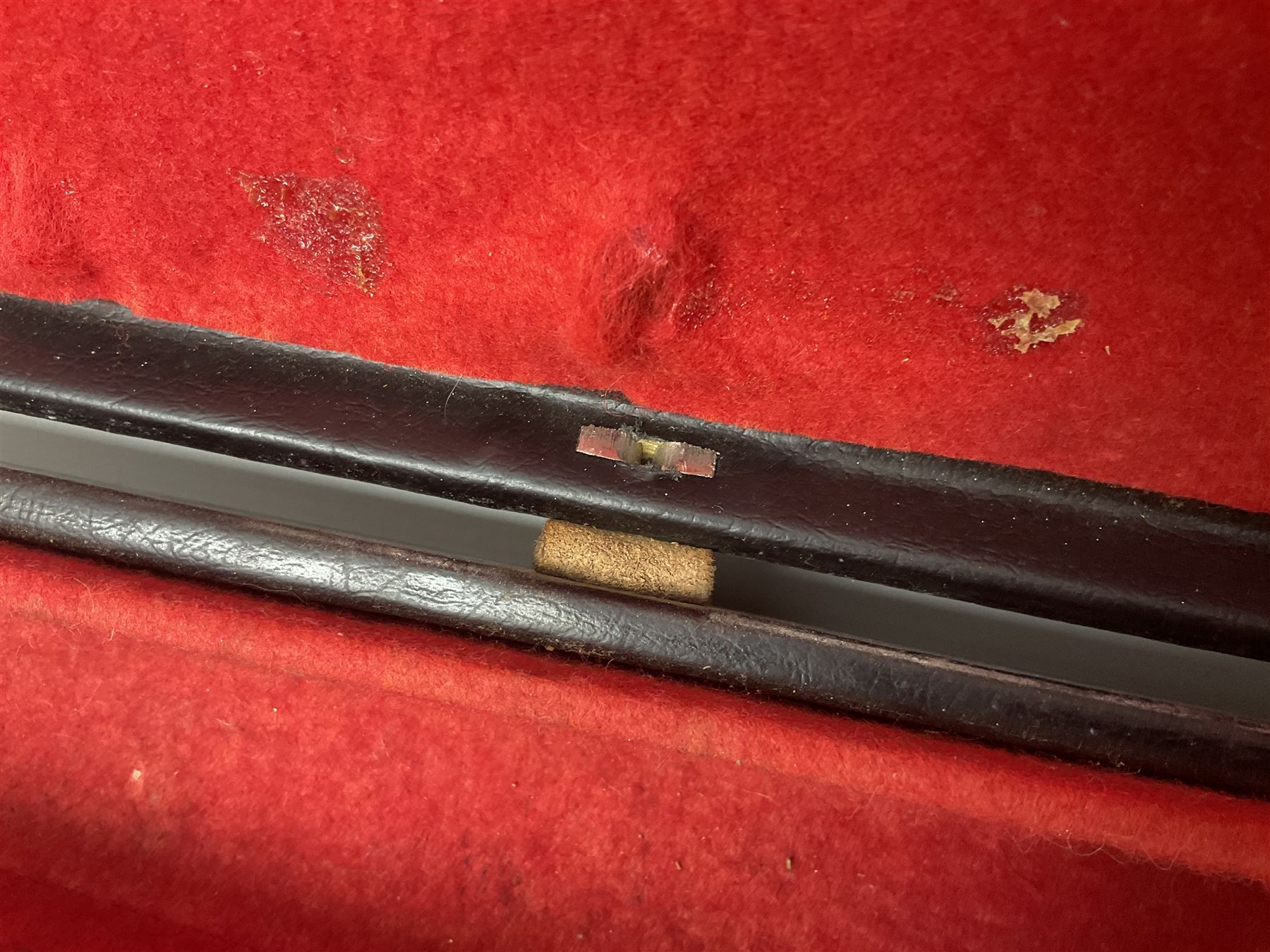 Browning black plastic shotgun case to accommodate 76.2cm (30