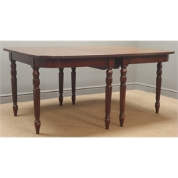  Regency style mahogany sectional dining table, rectangular moulded top with rounded corners, two d-end sections and two additional leaves, on eight turned and reeded supports, H73cm, 117cm x 163cm - 265cm (extended) with six original brass clips  