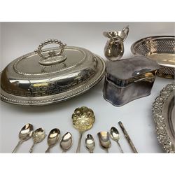 Silver thimble embossed with the figure of a dog and stamped 925, silver handled nail file, hallmarked Birmingham 1904, and silver handled letter opener, hallmarked London 1905, together with a quantity of silver plate, to include a caddy of canted form, shaped box with hinged cover, photograph frame, two entrée dishes, pierced bowl, small group of flatware, etc. 