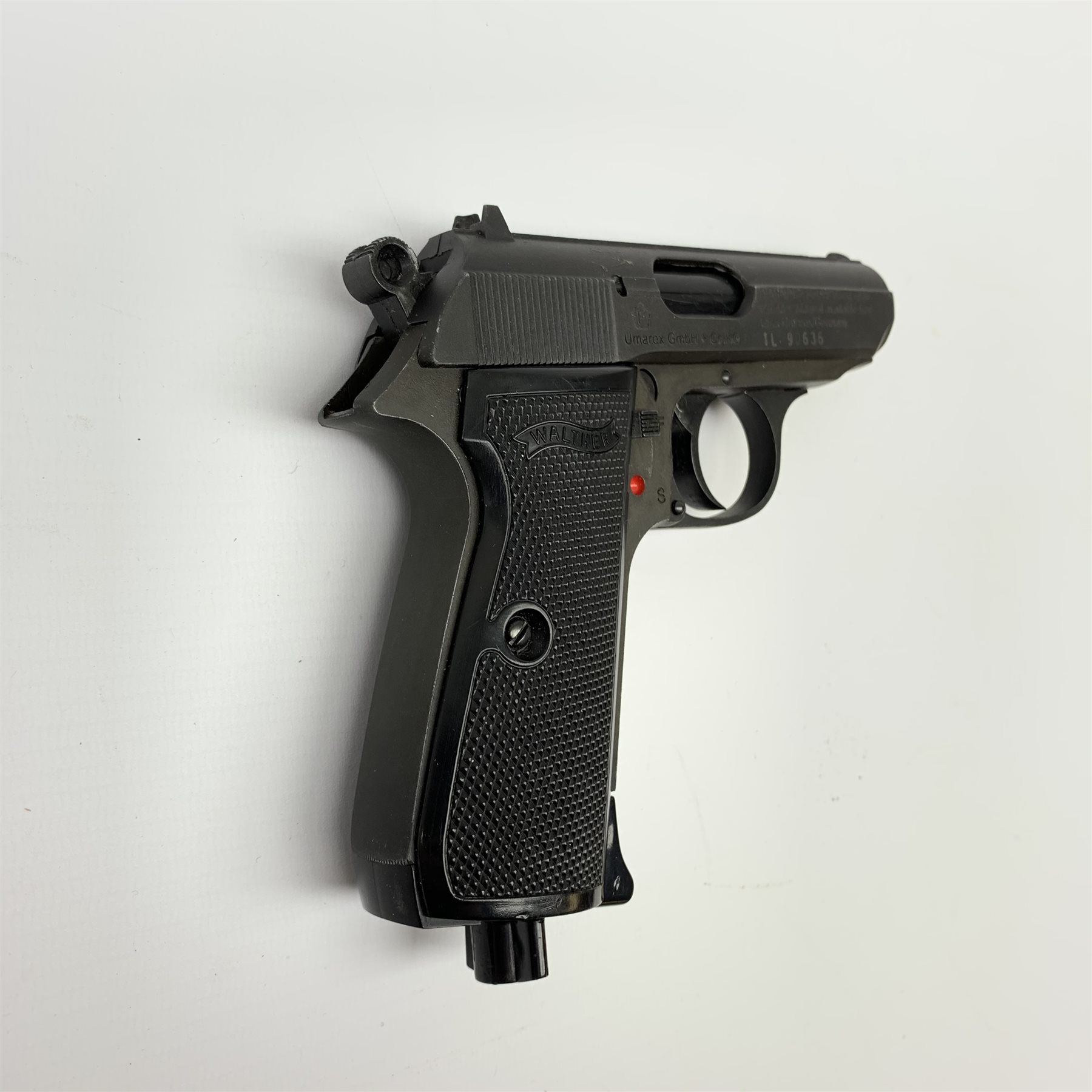 Walther PPK/S .177 BB CO2 pistol L17cm. Looks virtually unused in box.