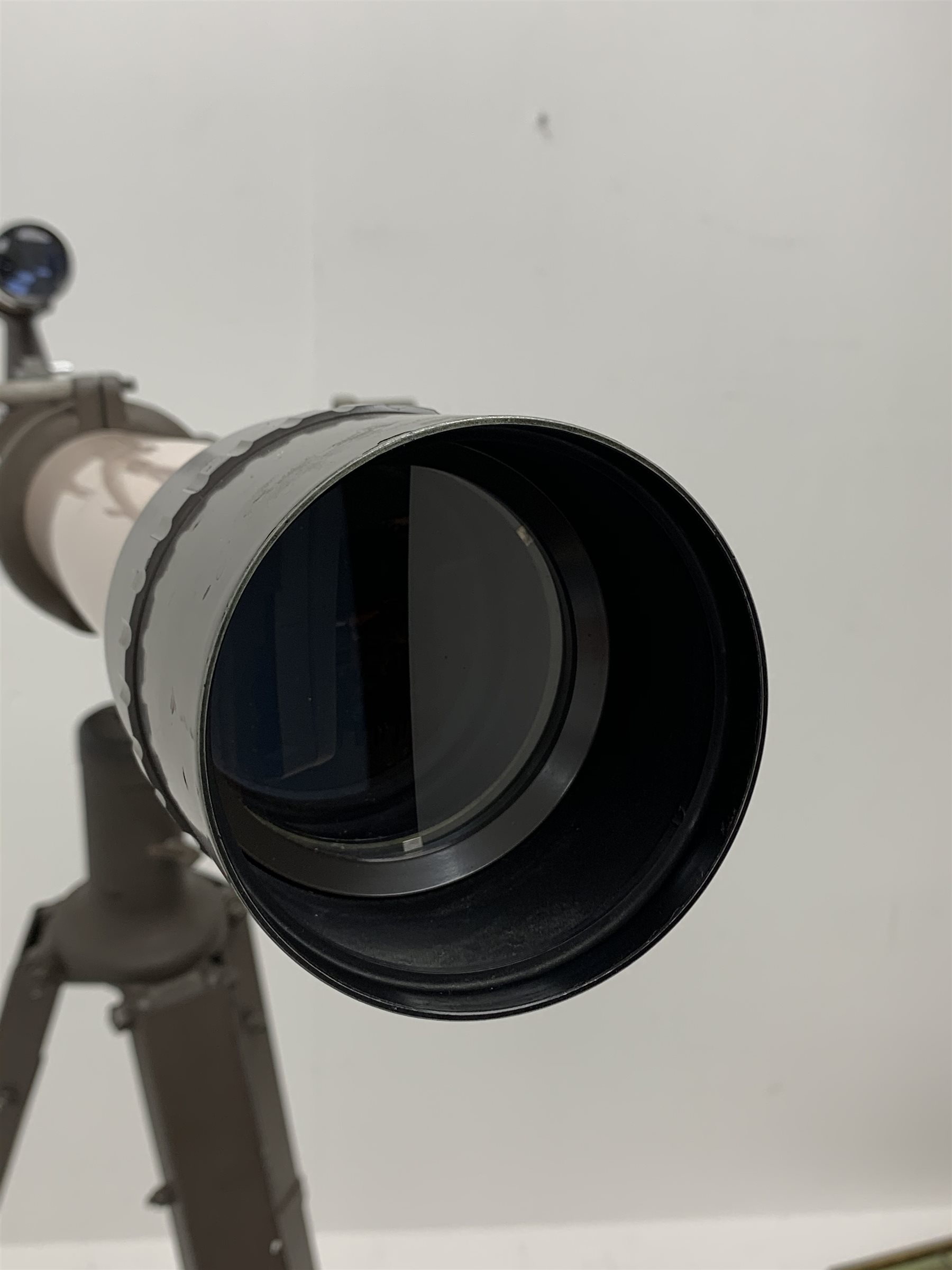Swift telescope model no.831, D=77mm F=1000mm, serial no.713027, on Charles Frank tripod with additional eyepiece L107cm H138cm