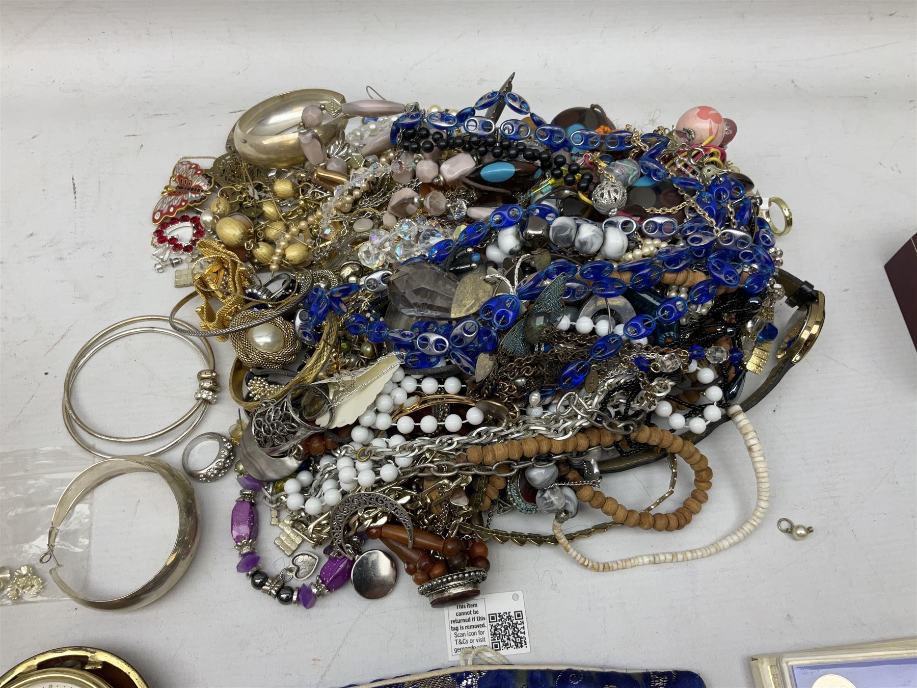 Costume jewellery including necklaces, pendants, bangles etc