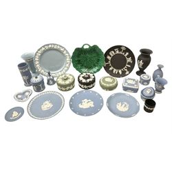 Collection of Wedgwood, to include queensware pattern fluted vase and plate, green majolica leaf dish, Jasperware in blue, green and black, to include covered trinket boxes, vases, plates etc   