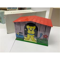 Twenty six tinplate models to include Ferris Wheel and Performing Circus Elephant, marked JW, further similar examples such as Duck on a Bike, Clown on Roller, Carousel; Popeye Tin Speedboat; Looney Tunes Wind Up Cars and Express Train; various international examples, MS107 Jumping Bambi, Pop Pop Boat, jumping frogs, pecking chickens etc; both boxed and loose