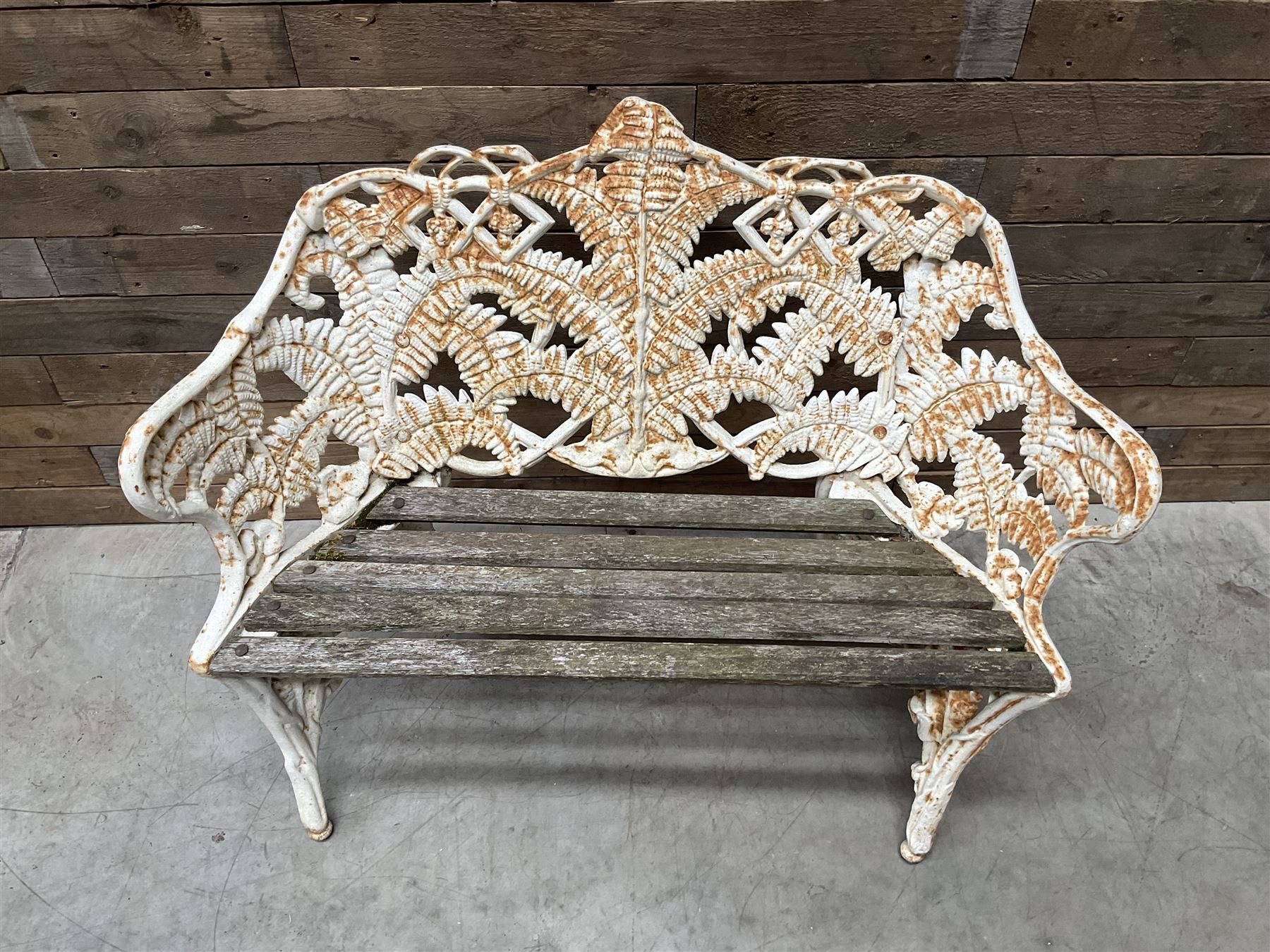 19th century cast iron Coalbrookdale design garden bench, elaborate fern leaf motif, slatted timber seat 