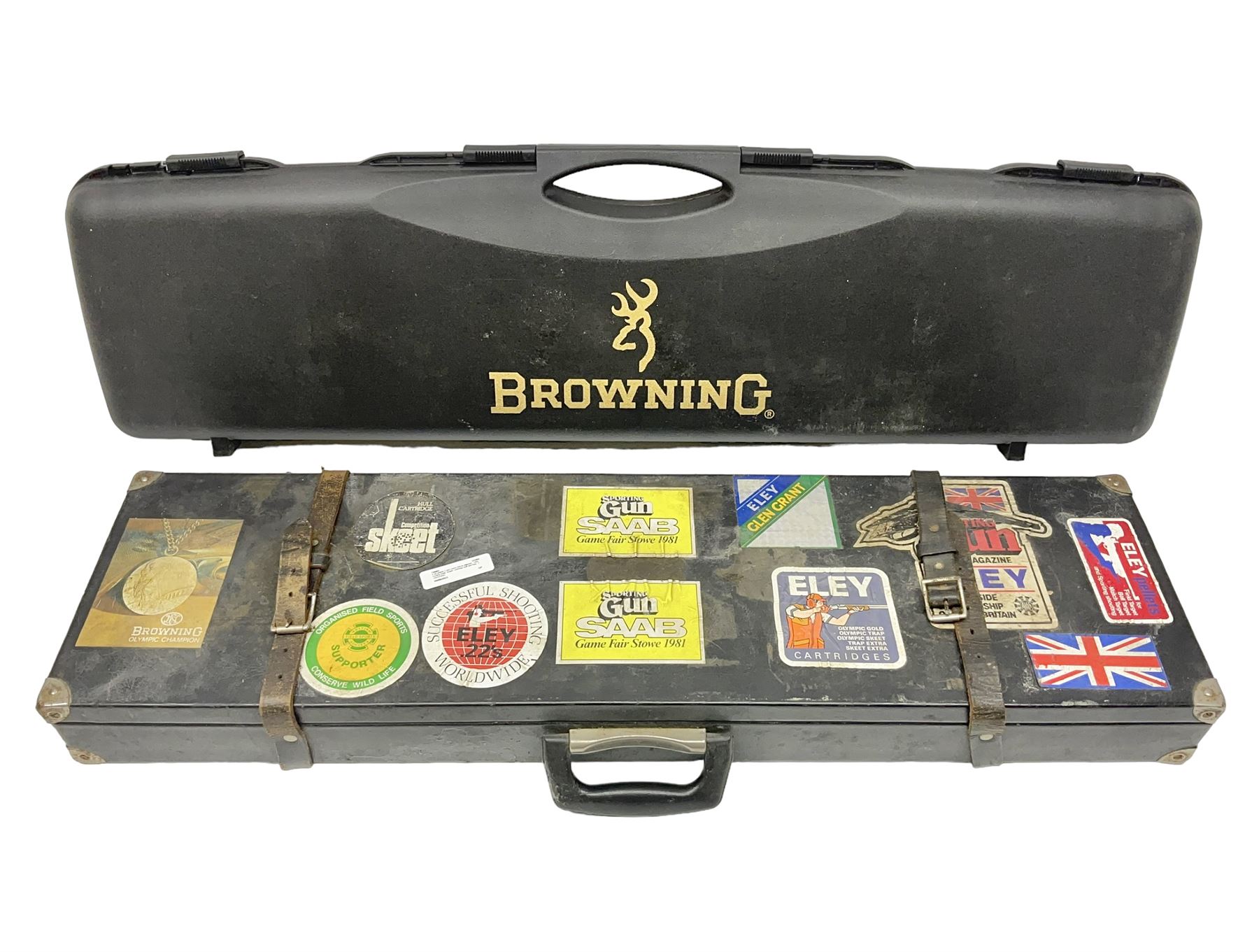 Browning black plastic shotgun case to accommodate 76.2cm (30
