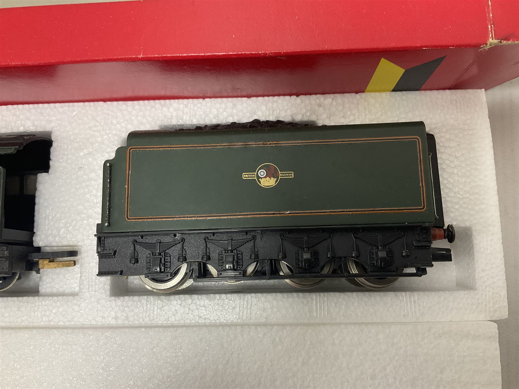 Hornby ‘00’ gauge - Class N15 4-6-0 ‘Sir Dinadan’ locomotive no.795 in SR green; Coronation Class 7P 4-6-2 ‘Duchess of Sutherland’ locomotive no.6233 in LMS maroon; Class 7P 4-6-2 ‘The Princess Royal’ locomotive no.6200 in LMS maroon; Class A4 4-6-2 ‘Mallard’ locomotive no.60022 in BR green; in original boxes (4) 