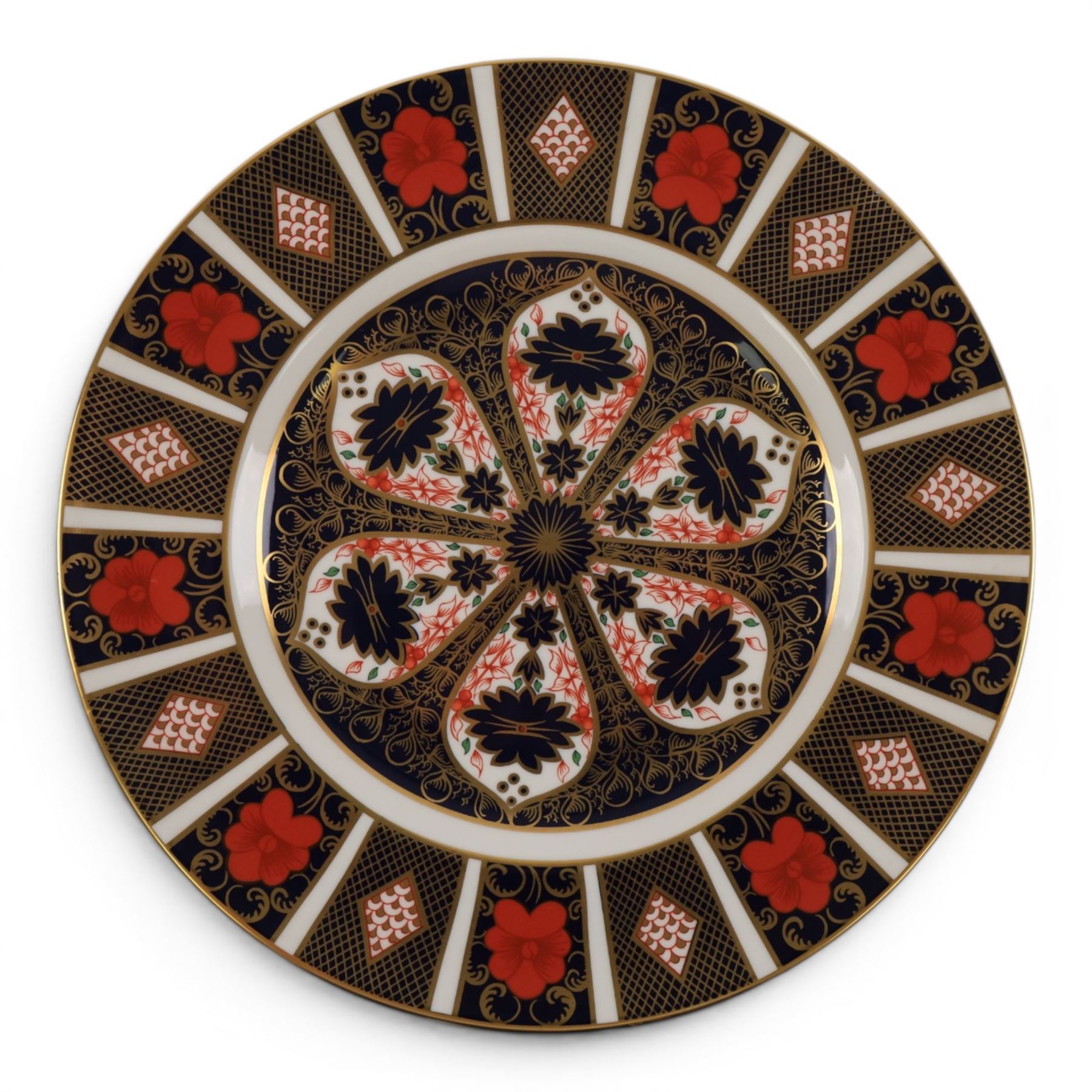Royal Crown Derby 1128 Old Imari pattern graduating pair of plates