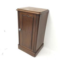 Victorian mahogany bedside cabinet enclosed by single door, W40cm, H73cm, D34cm