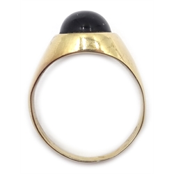  Gold onyx ring tested 9ct  