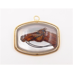  Early 20th century Essex crystal brooch/pendant, racehorse head in 18ct gold mount length 8cm (tested)  