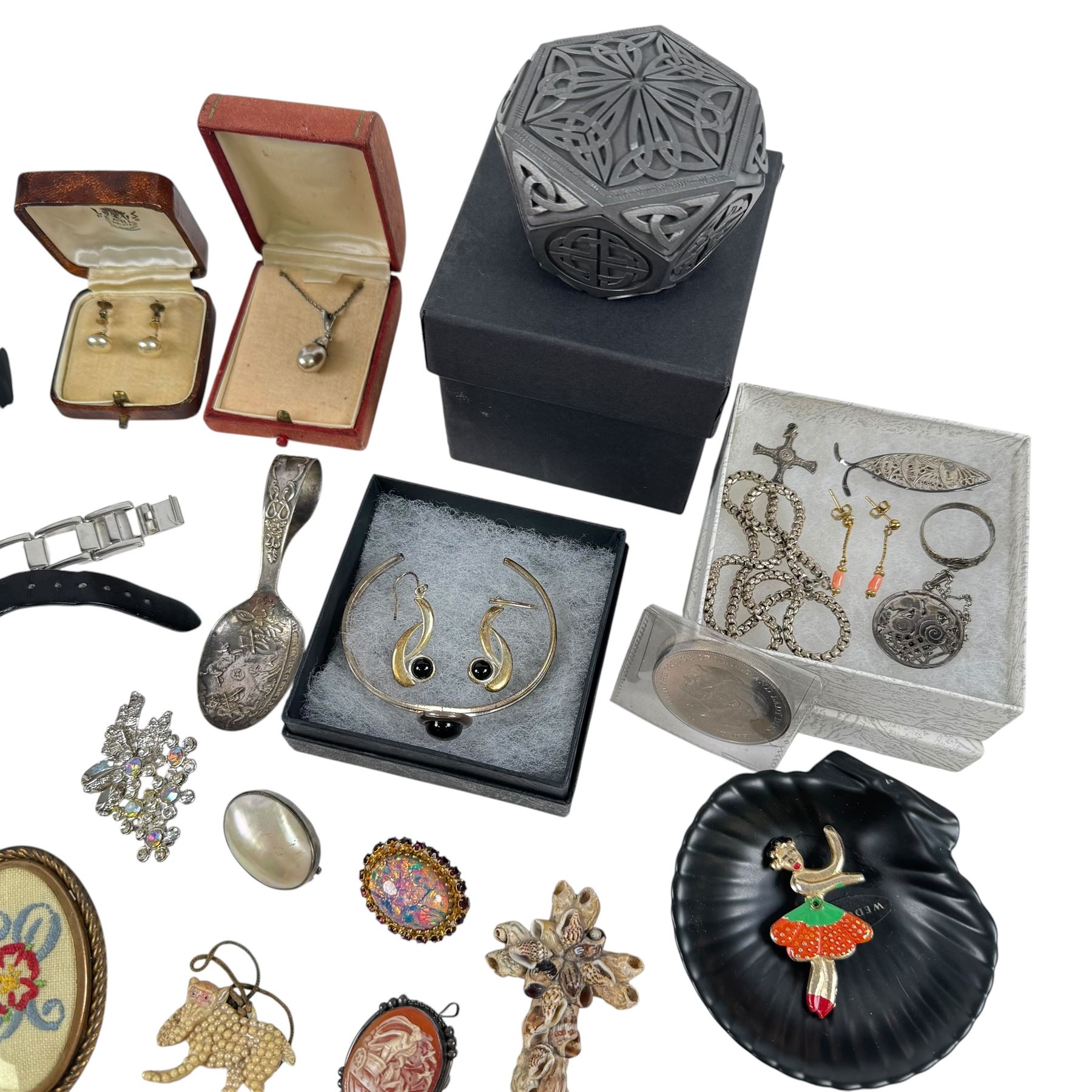 Silver and silver jewellery, including ring, spoon, necklace, screwback earrings, etc, costume jewellery and wristwatches