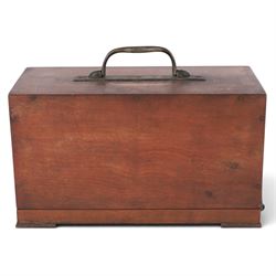 20th century French barograph, stamped 'RF BREVETES SGDG PARIS', in wooden carry case with glazed front panel, H16cm, W29cm