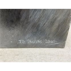 Janice Stubbs (British Contemporary): Silverback Gorilla, oil on canvas board signed and dated 2010, 56cm x 45.5cm (unframed)