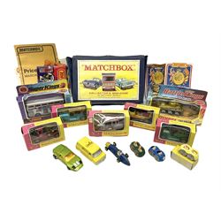 Matchbox - Collector's Mini-Case with tw