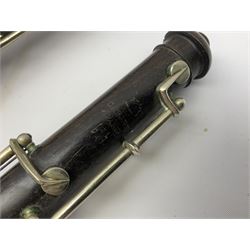 Howarth of London ebony oboe with metal mounts, in fitted case