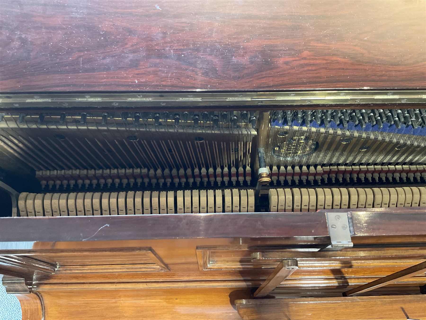 Bluthner of Leipzig - Early 20th century overstrung upright piano, serial number 79496 (1910), in a mahogany case with three front case panels and folding music desk, with 85 keys (seven octaves) underdamper action, original hammers, stringing, tuning pins, dampers and felts, with sostenuto and sustain pedals. Julius Bluthner was considered to be one of the the best makers of German upright pianos in the early 20th century both for tone quality and build. 

This item has been registered for sale under Section 10 of the APHA Ivory Act.