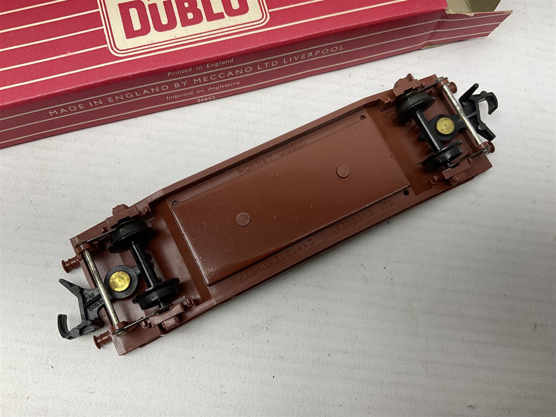 Hornby Dublo - sixteen goods wagons comprising 4644 21-Ton Hopper Wagon, 4315 Horse Box (BR) with horse, 4316 Horse Box (SR) with horse, 4649 Low Sided Wagon with tractor, 4301, 4310, 4311, 4312, 4313, 4320, 4626, 4648, 4652, 4675, 4678 and B550200 (Mineral Wagon); all in red boxes (16)