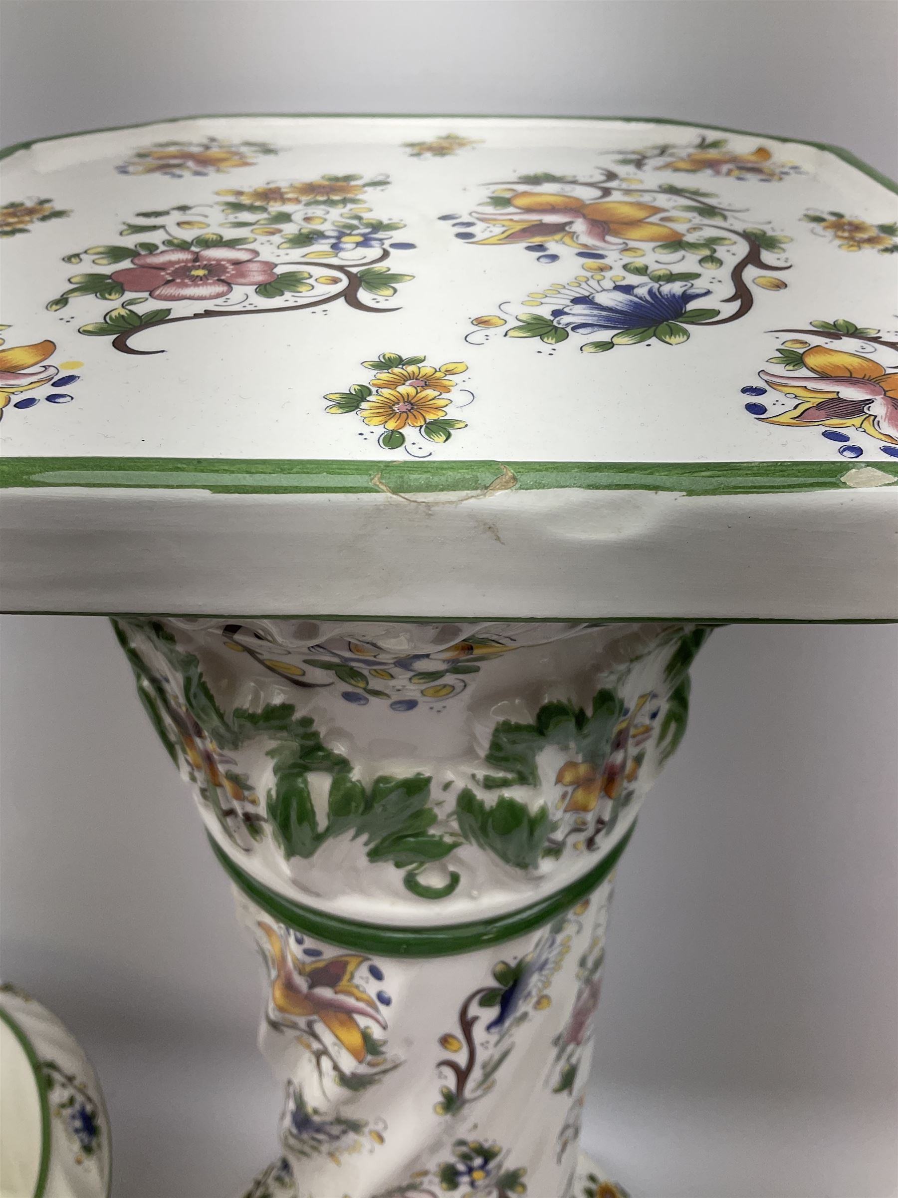 Capodimonte planter on stand with floral decoration, plater H26.5cm D25cm, stand 69cm. 