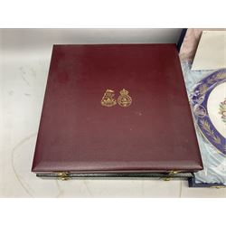 Five Spode Mulberry Hall limited edition Regimental commemorative plates - Parachute Regiment No.51/500; Gloucestershire Regiment No.38/500; Duke of Wellington's Regiment No.285/500; Royal Welch Fusiliers No.40/500; and Green Howards No.213/500; all boxed with certificates (5)