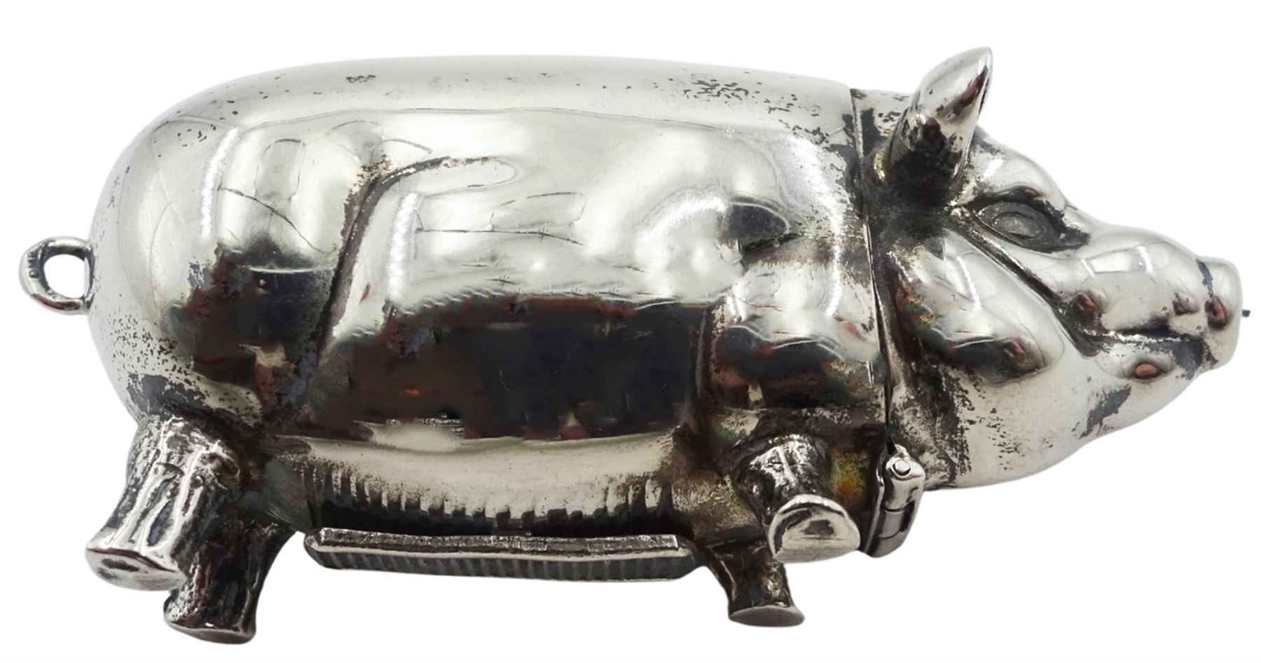 Novelty silver vesta case modelled in the form of a pig, stamped 925, with 925 quality control mark and Birmingham import mark, approximate weight 1.15 ozt (36 grams)