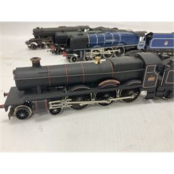 Hornby ‘00’ gauge - Class A3 4-6-2 weathered ‘Flying Scotsman’ locomotive no.60103; Patriot Class 5XP 4-6-2 ‘Caernarvon’ locomotive no.45515; Class 8P 4-6-2 ‘City of Chester’ locomotive no.46239; Saint Class 4-6-0 ‘Clevedon Court’ locomotive no.2937; all unboxed (4)