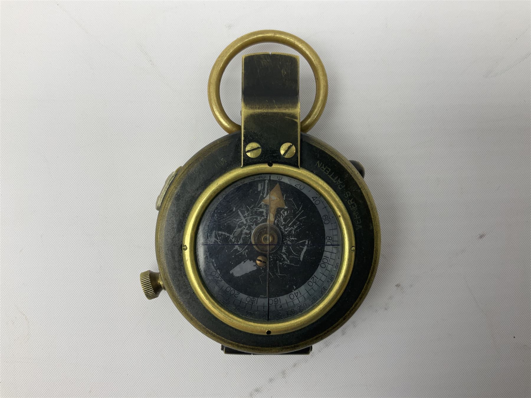 WW1 verner's pattern brass cased marching compass inscribed F-L No.74469 1917; in leather carrying case impressed W. Huddlestone Leatheries Ltd. 1917