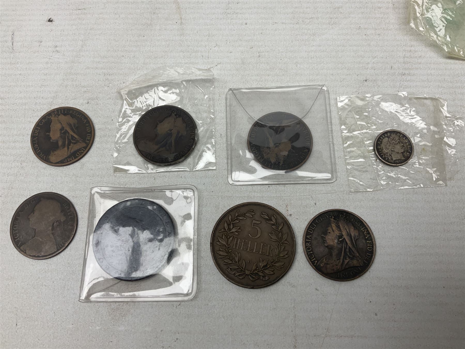 Collection of Great British and World coins, including Great British pre-1947 silver coins, pre decimal coinage, commemorative coins, Queen Elizabeth II 'Souvenir of Thoresby Hall' unofficial coin set etc