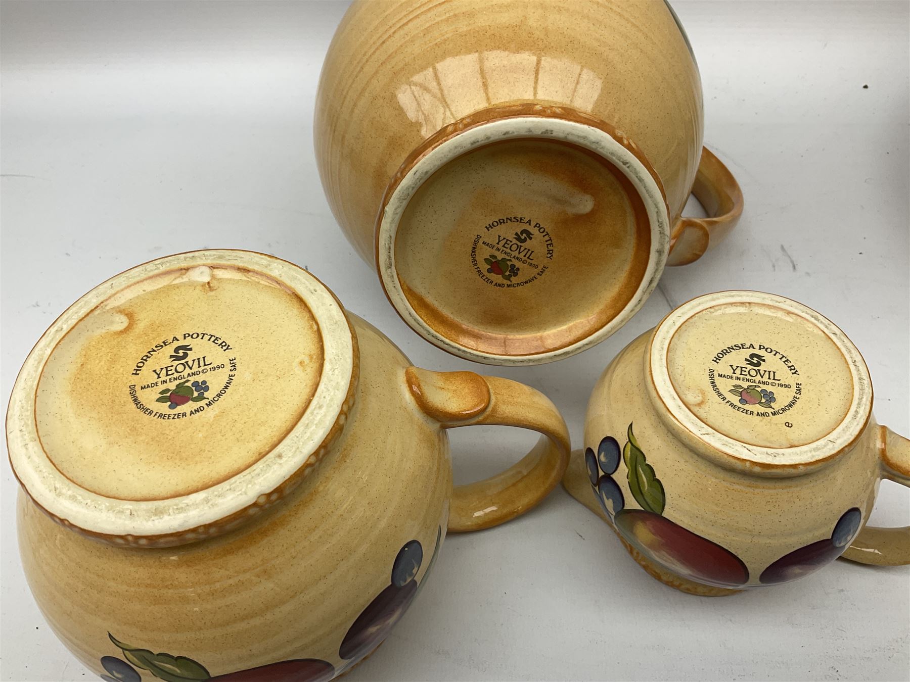 Hornsea Pottery Yeovil pattern part tea and dinner service, to include seven dinner plates, cheese dish and cover, water jug, four storage jars of various sizes etc (60) 