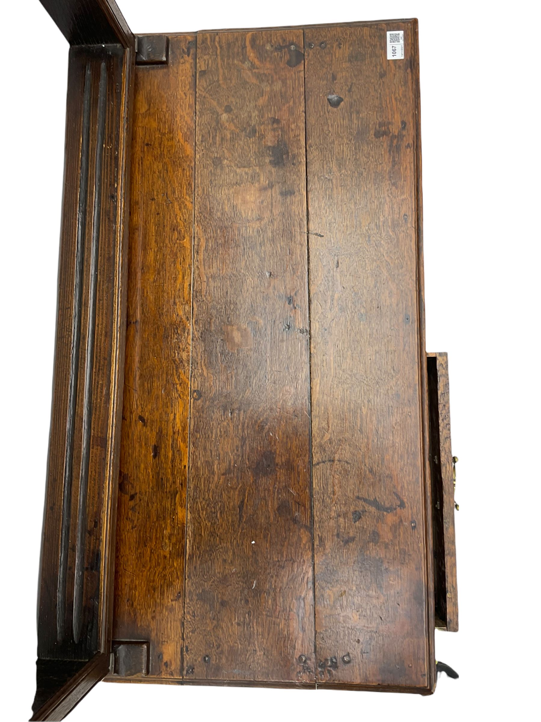 Georgian oak lowboy side table, fitted with two drawers, with plate rack