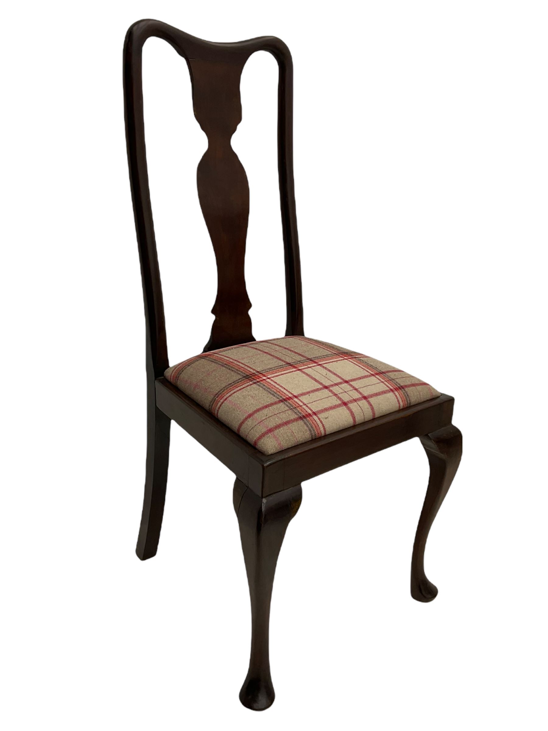 Mixed set of twelve early 20th century mahogany Queen Anne style dining chairs, all with shaped vase backs and cabriole front supports, matching drop-in seats upholstered in tartan patterned fabric