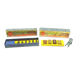 Hornby '0' gauge - two Railway Accessories Sets, No.1 Miniature Luggage and Truck and No.2 Milk cans and Truck, both boxed with inner packaging (2)