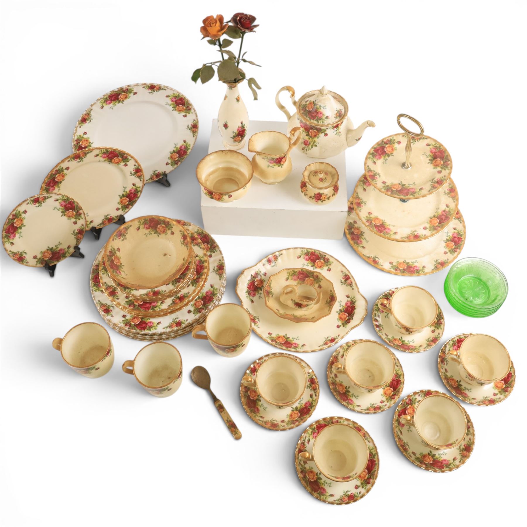 Royal Albert Old Country roses part tea and dinner service, including teapot, milk jug, open sucrier, cake stand, six dinner plates, etc