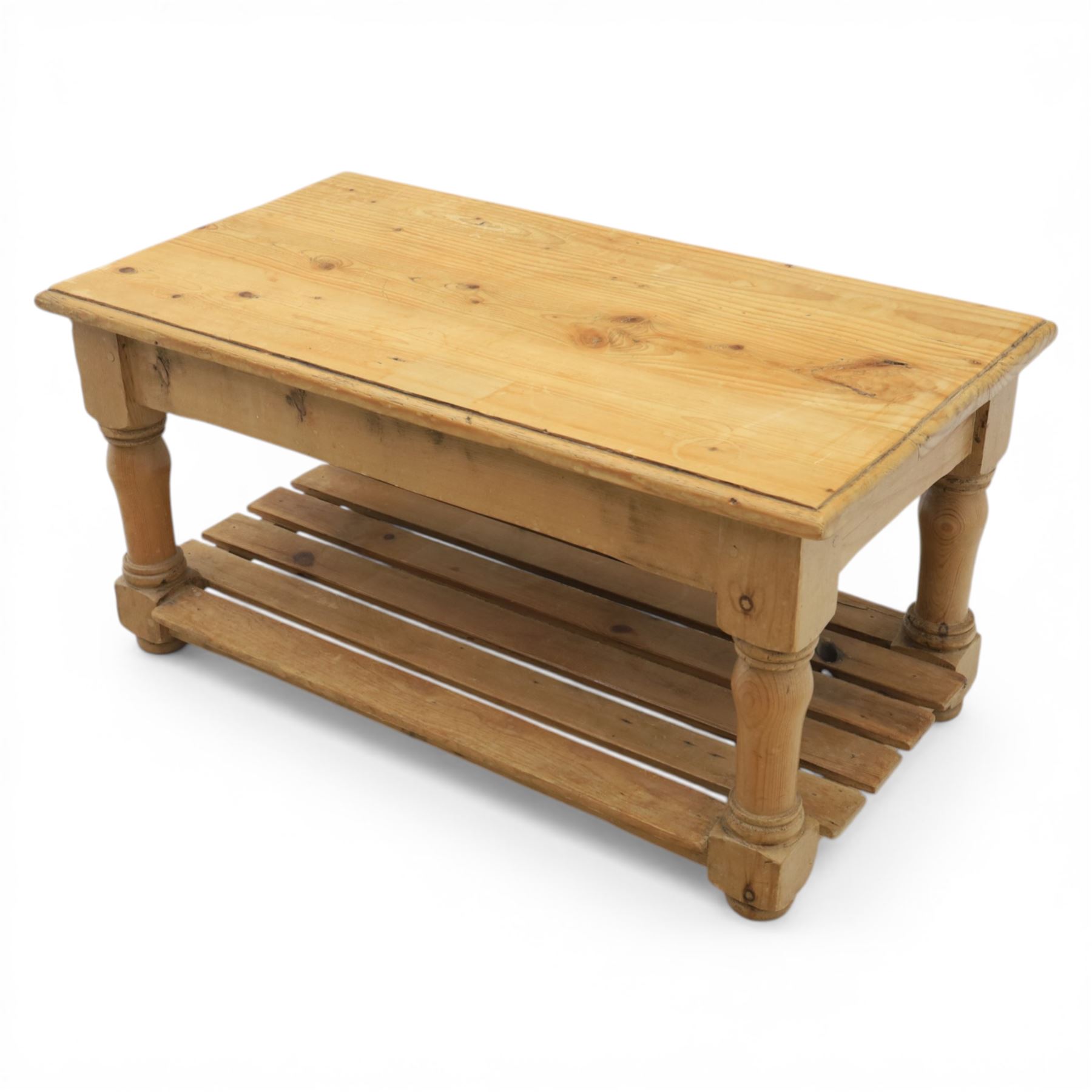 Pine coffee table, full length undertier on turned supports