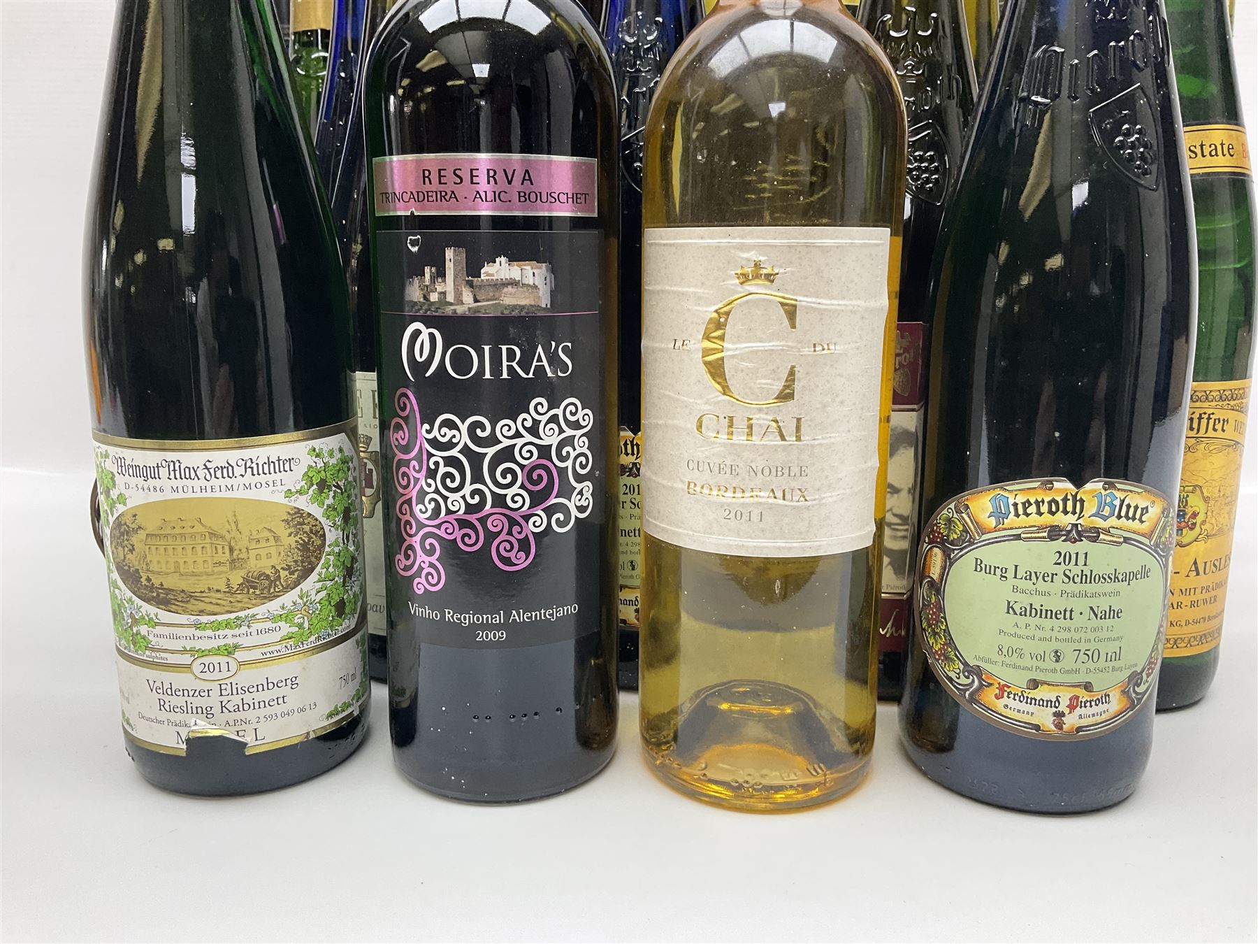 Mixed wine, including Pieroth Blue 2011, Kabinett, Moira's 2009  Reserva, Chai 2011 Bordeaux, etc, various content and proof (31)
